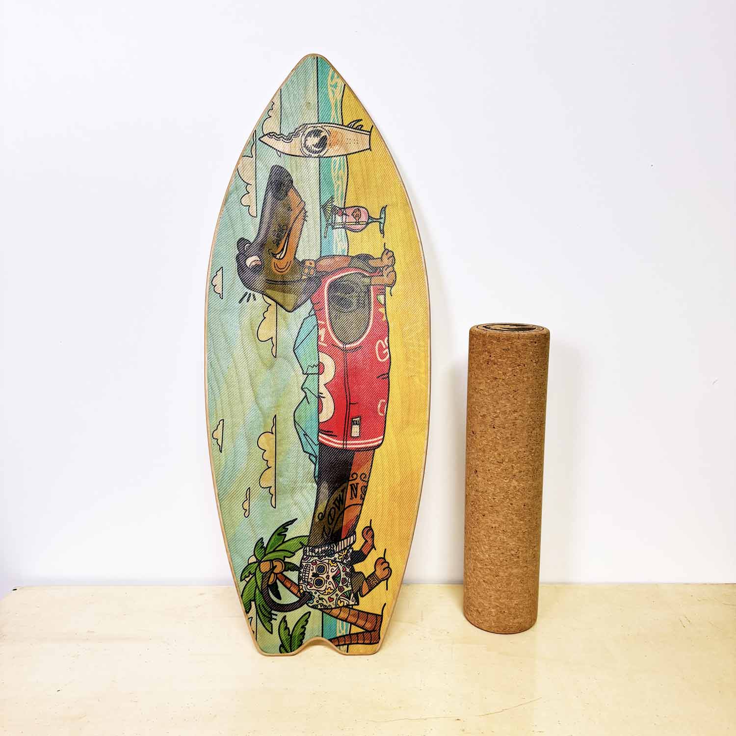 balance board a forma di tavola da surf con disegno di bassotto sulla spiaggia con il mare - algal board - sea doggy style balance board
