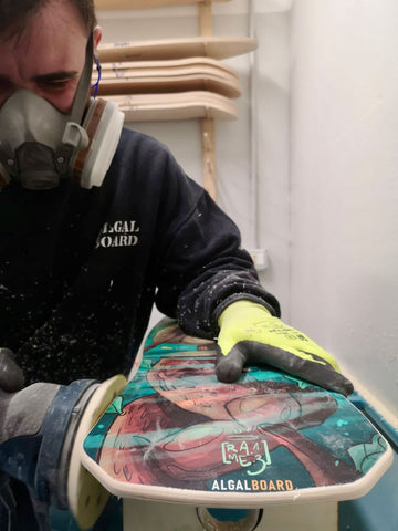algal board artigiani produttori di skateboard made in italy - Alberto Galli al lavoro nel suo laboratorio