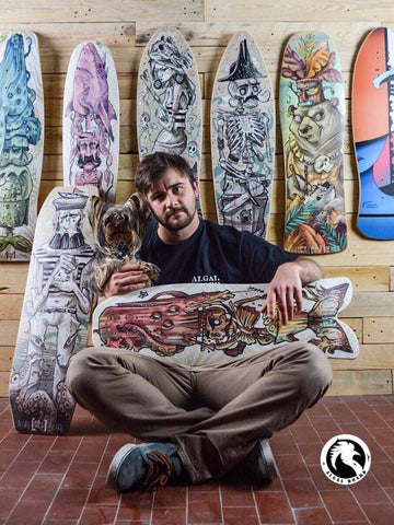 Algal Board - produttore italiano di skateboard surfskate cruiser artigianali made in Italy - fondatore Alberto Galli nel suo studio con le sue tavole